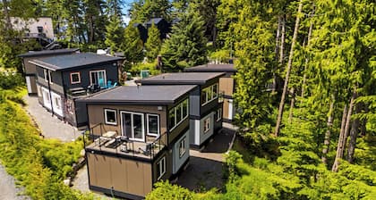 SS#8-Kitesurfer-Spring Cove, Terrace Beach, Sauna!