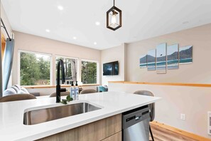 Interior - SS#8-Kitesurfer-Spring Cove, Terrace Beach, Sauna! (Ucluelet)