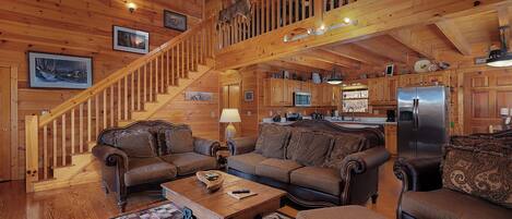 Smart-TV, Kamin, Tischfußball, Arbeitsbereiche