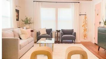 智能電視、電子遊戲、音樂庫、音響