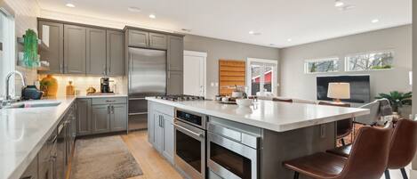 Fridge, microwave, oven, dishwasher
