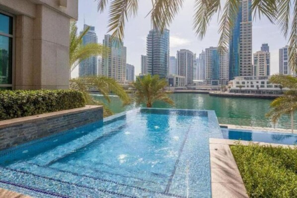 Pool - Bonaire Tower - Airy One Bedroom in Dubai Marina (Dubai Marina)