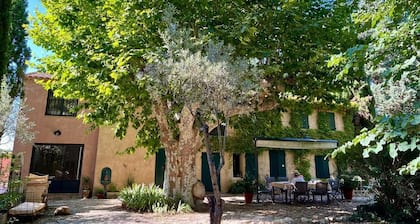Le Mas de la PigouliĂšre Ă Aix-en-Provence
