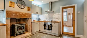 Peak View - Two Bedroom House, Sleeps 4