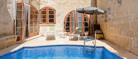 Piscine extérieure