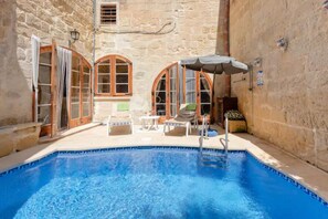 Outdoor pool - Ta' Frenc Farmhouse (Gharb)