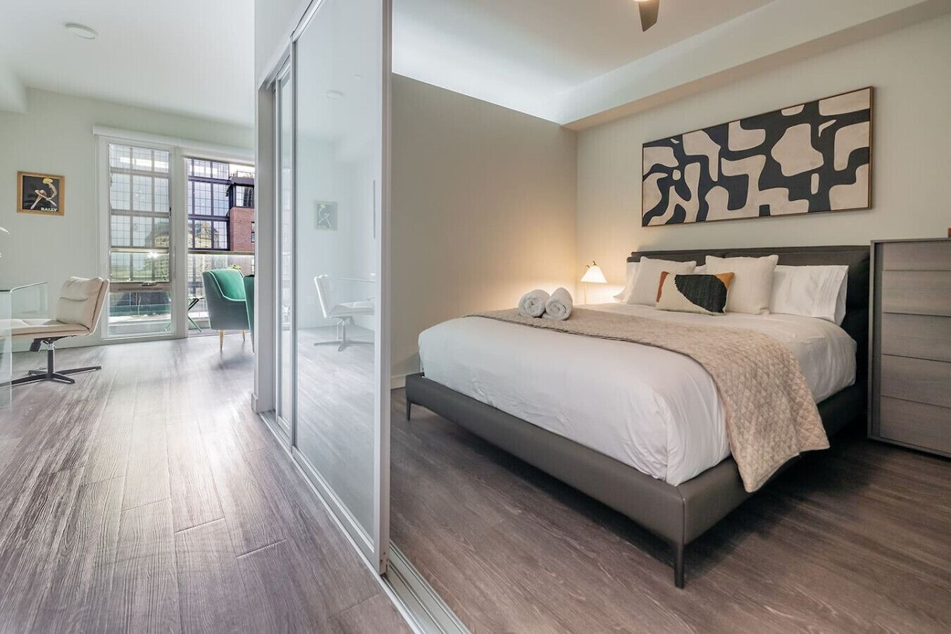 Schreibtisch, Bügeleisen/Bügelbrett, kostenloses WLAN, Bettwäsche