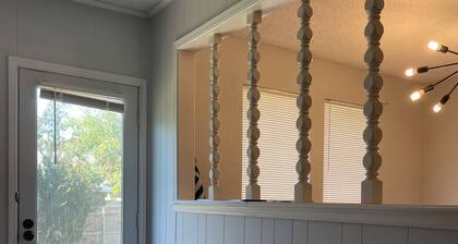 Spacious 5-bedroom house, 2 living areas, in Tulsa, centralized location!