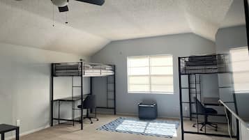5 bedrooms, iron/ironing board, WiFi, bed sheets