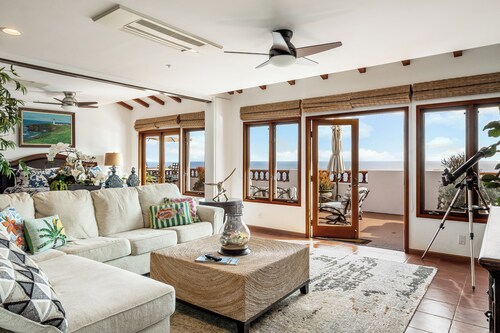 H1864: Remodeled 2Br villa, AC, 4-seat cart, OCEAN VIEWS, BBQ