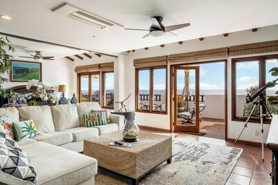 H1864: Remodeled 2Br villa, AC, 4-seat cart, OCEAN VIEWS, BBQ