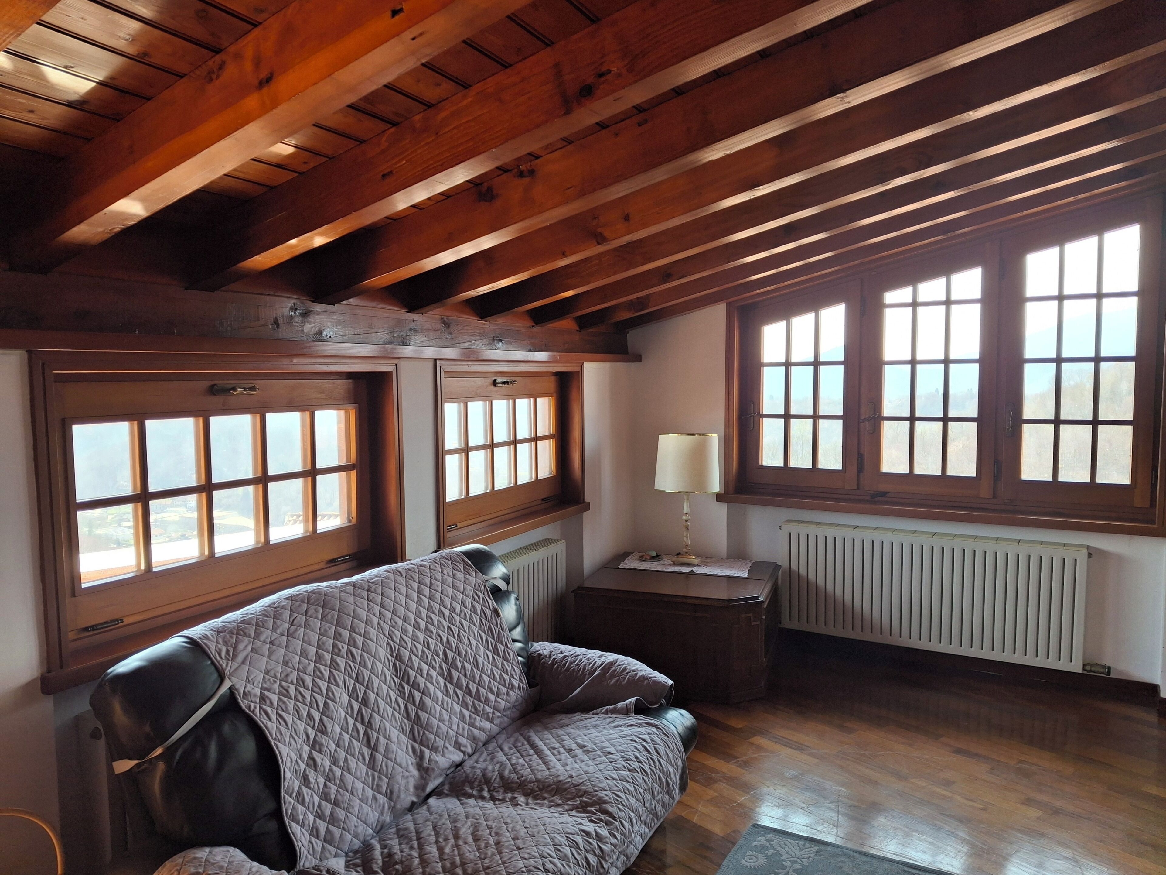 Smart-TV, DVD-Player, Bücher, Videothek