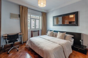 1 chambre, bureau, fer et planche à repasser, Wi-Fi gratuit