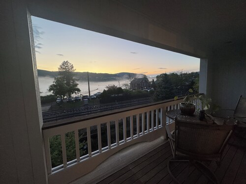 2 Bedroom Condo -Views of West Point and Hudson River, steps from Metro North!