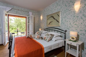4 bedrooms, iron/ironing board