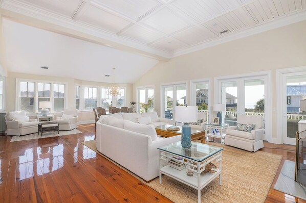 TV, table tennis - private pool steps to the beach (Isle Of Palms)