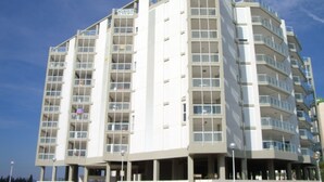 Apartment, 2 Bedrooms, Accessible, Smoking | Exterior