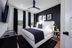 8 室のベッドルーム、アイロン / アイロン台、インターネット、ベッドシーツ