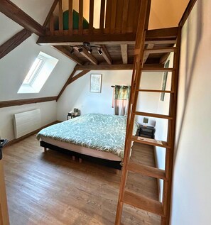 3 bedrooms, WiFi, bed sheets