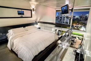 1 bedroom, in-room safe, desk, iron/ironing board