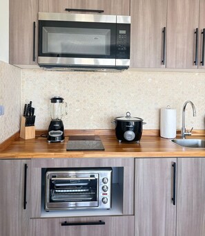 Private kitchen - Bushiri's Long Life Building-2BD/1BA APT-Sleeps 4 (Oranjestad)