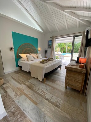 Habitació Comfort, vistes a la piscina | Decoració individual, mobiliari individual i wifi gratuïta 