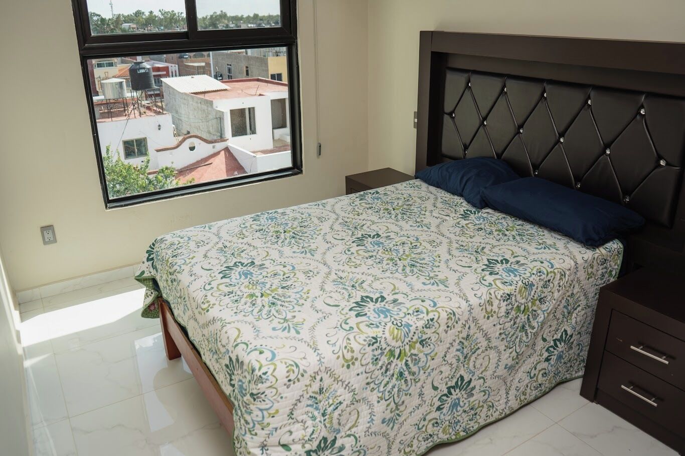 4 soverom, strykejern/-brett, wi-fi og sengetøy