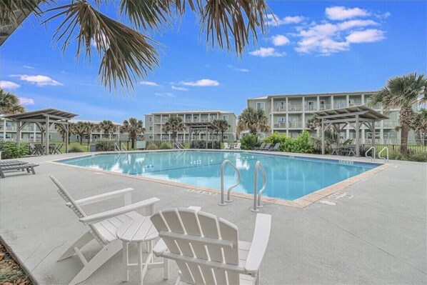 Pool - Stay in this 3BR/2BA condo you may never want to leave! (Port Aransas)