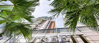 Elegant City Center 2BD Apt, King Bed, Full AC, Fast Wi-Fi, Pool, Near all
