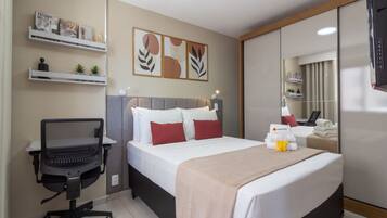 Ferros/tábuas de passar roupa, berço de viagem, Wi-Fi de cortesia