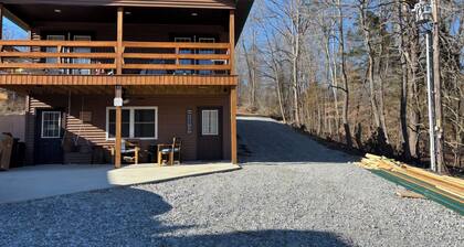 Cozy cottage in charming New Hope with AC, WiFi