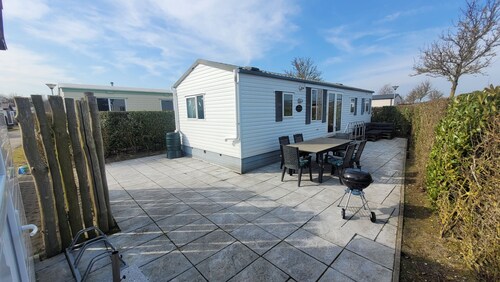 Komfort Chalet in Renesse auf dem 5* Beach & Camping Resort Julianahoeve