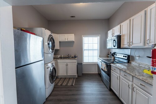 Charming 3-bedroom apartment with AC and WiFi in enchanting Atlanta