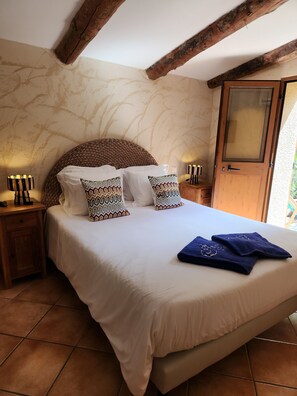 1 bedroom, iron/ironing board, WiFi, bed sheets - La Bergerie, ideal for couples, welcomes you in its authentic decor. (L'Île-Rousse)