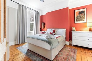 Apartment, Terrasse | 2 Schlafzimmer, Bügeleisen/Bügelbrett, kostenloses WLAN