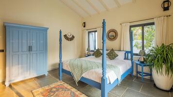 3 quartos, ferros/tábuas de passar roupa, Wi-Fi, roupa de cama