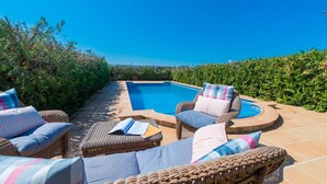 Casa | Piscina | Una piscina cubierta, una piscina al aire libre