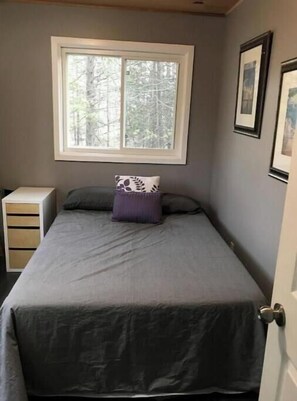 2 slaapkamers, een strijkplank/strijkijzer, wifi, beddengoed