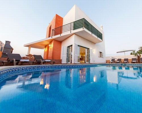 Modern villa with BBQ and heatable pool