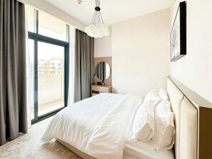 3 slaapkamers, een strijkplank/strijkijzer, wifi, beddengoed