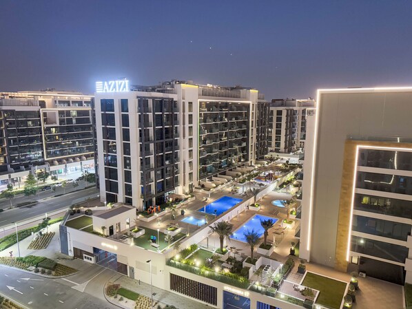 Exterior - Luxurious 3-Bedroom in the Heart of Dubai – 10 Min to Downtown & Burj Khalifa! (Dubai)