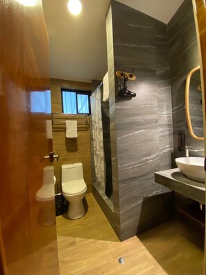 Standard Single Room, Garden View | Bathroom - Oro Andino Lodge  (Caraz)