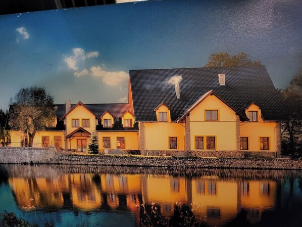 Mặt tiền nơi lưu trú