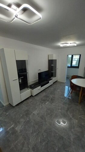 3-bedroom apartment in peaceful Vaslui with AC, WiFi. Enjoy your stay