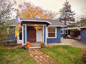 Exterior - Ballard Hjemsted (Seattle)