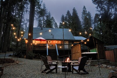 Cozy 4-bedrooms cabin with Game room and Hot tub in Pioneer