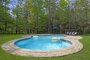 Een verwarmd zwembad