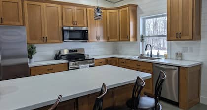 Newly Built Shouse Near Mark Twain Lake!