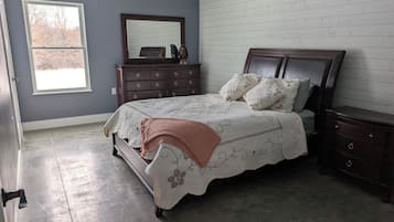 2 bedrooms, travel cot, free WiFi, bed sheets