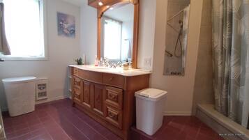 Eco-friendly toiletries, hair dryer, bidet, towels